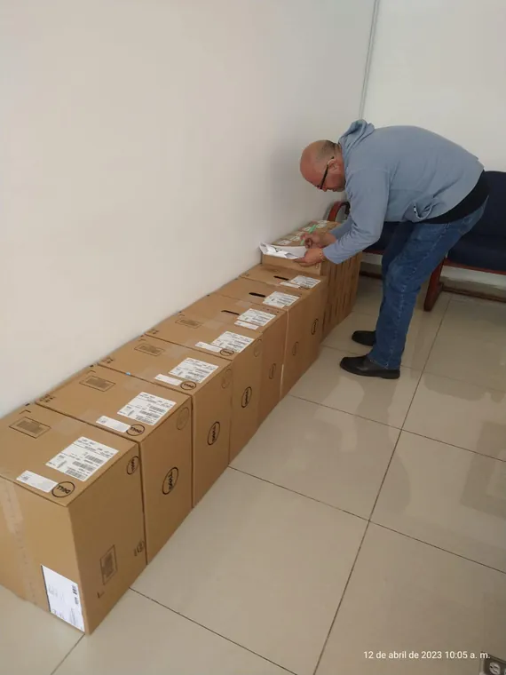 Entrega de equipo y proyecto tecnológico de Economic Sales, registro 3