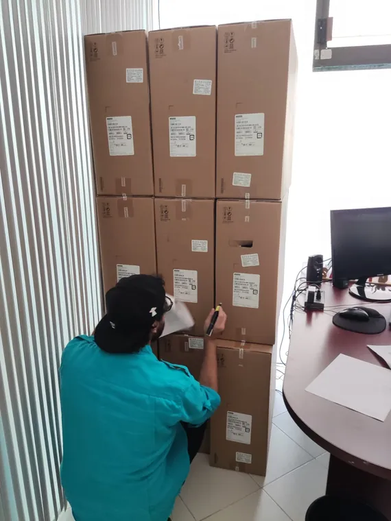 Entrega de equipo y proyecto tecnológico de Economic Sales, registro 23